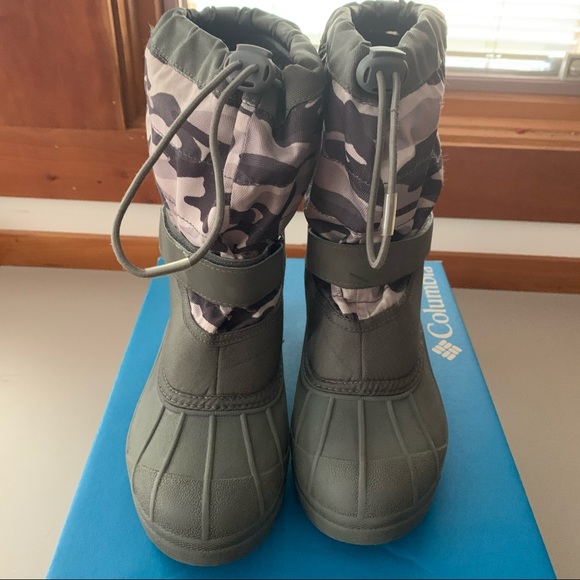 EUC Columbia powderbug boots size 4Y - Picture 9 of 10